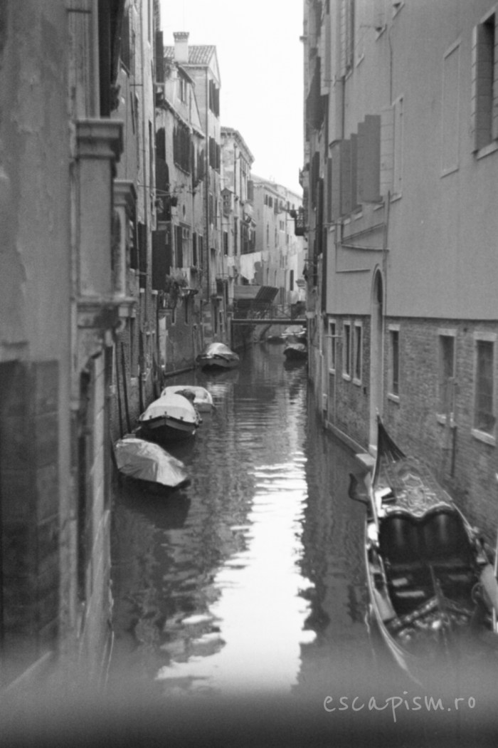 canal venetia alb negru