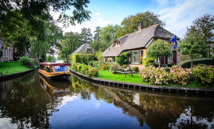 giethoorn olanda canal apa barca 4