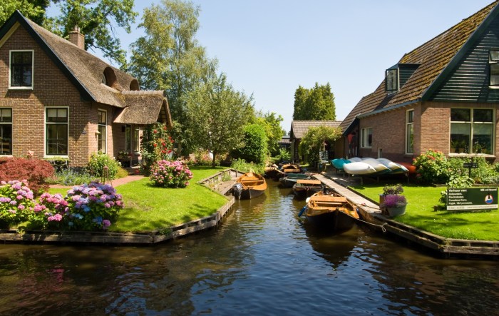 giethoorn olanda canal apa barca 7