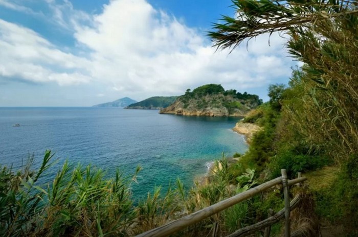 acces-privat-plaja-Procida