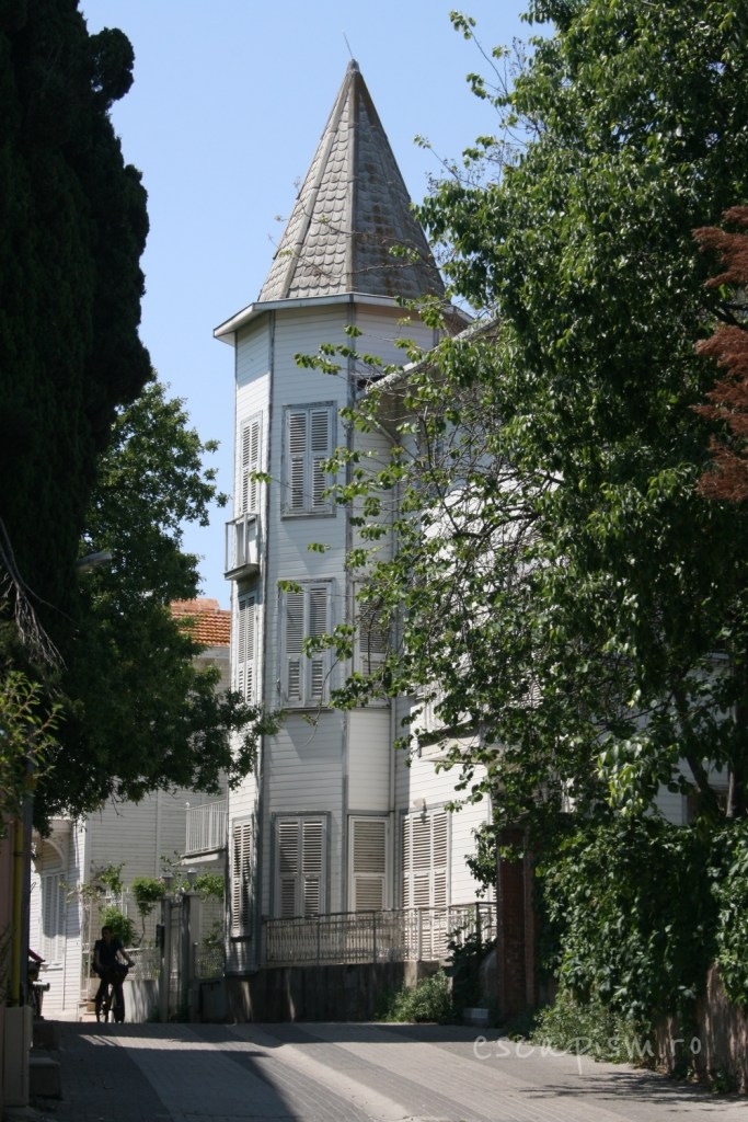 buyukada-Istanbul-plimbare-biciclete-strazi-2